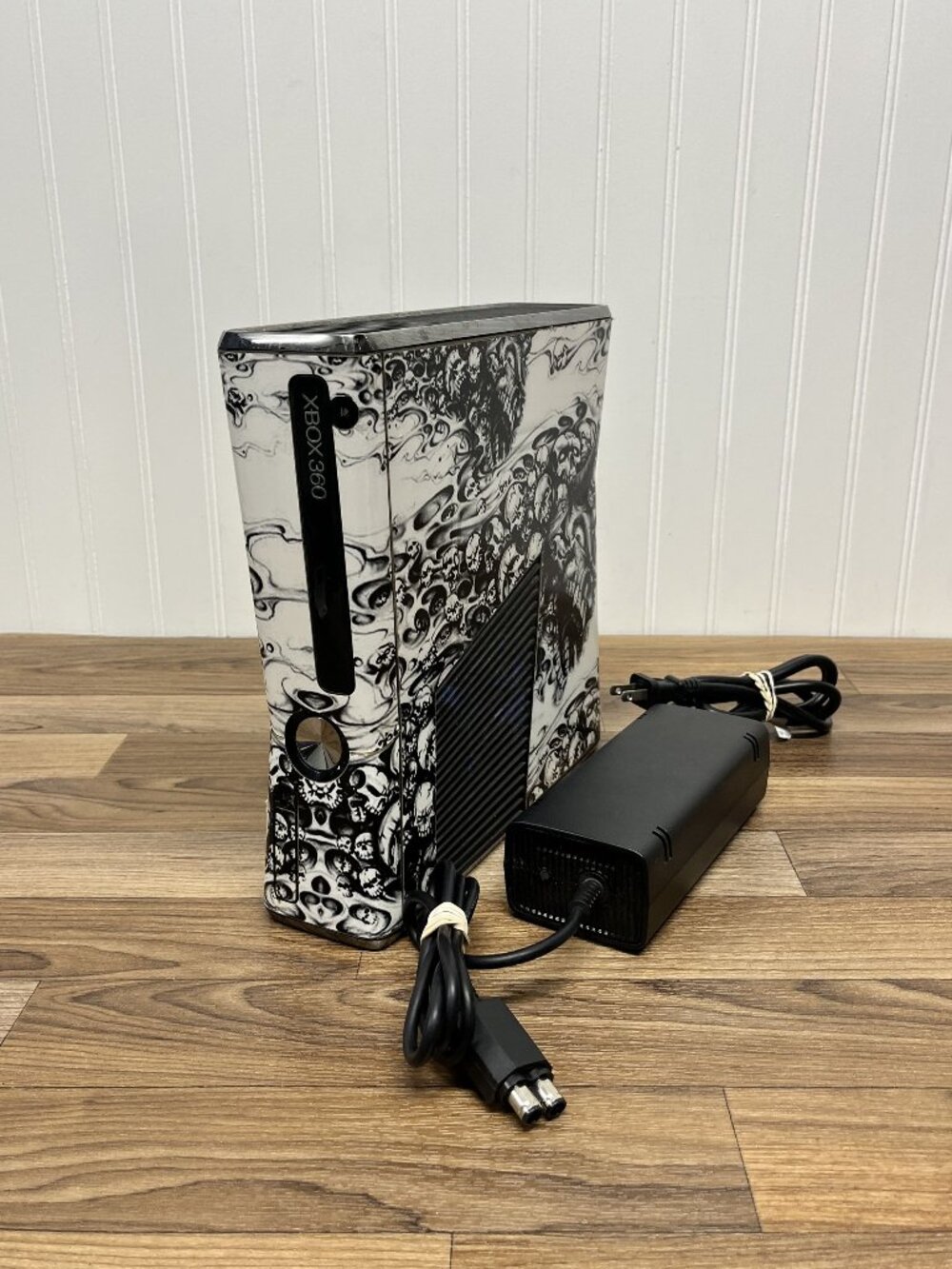 Microsoft Xbox 360 S 1439 Skulls Wrap Home Console With Power Adapter